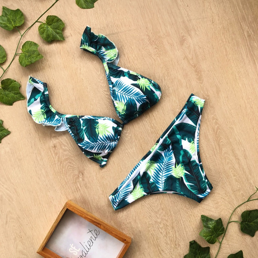 TRIANGULO CON BOLERO VERDE